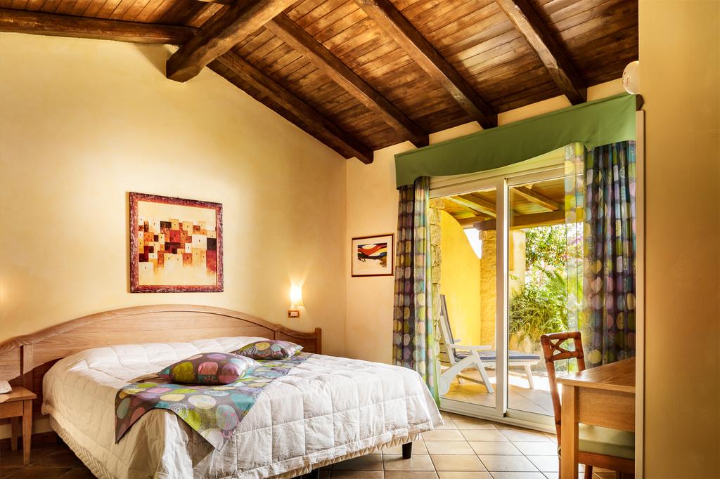 Oferty hotelowe last minute Cruccuris Resort Cagliari Włochy