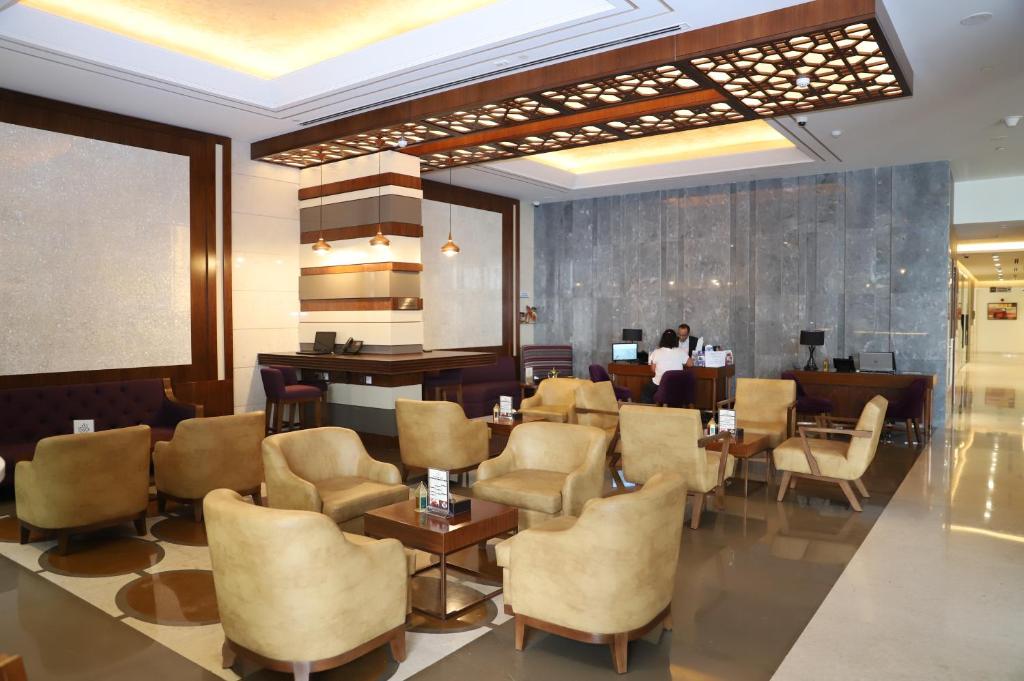 Dubai (city), Golden Tulip Media Hotel, APP
