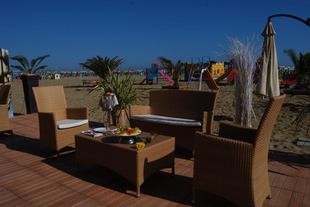 Відпочинок в готелі Imperial Beach (Rimini)