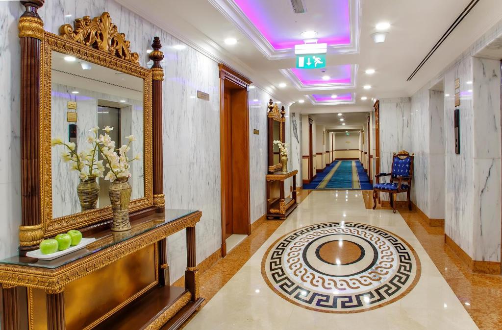 Reviews of tourists, Grand Excelsior Hotel Bur Dubai