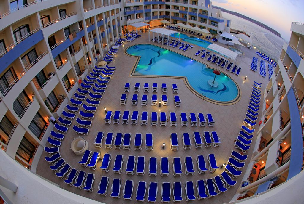 Riviera Resort & Spa, 4