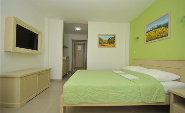 Aparthotel Lux Tri Ribara, Черногория, Рафаиловичи, туры, фото и отзывы