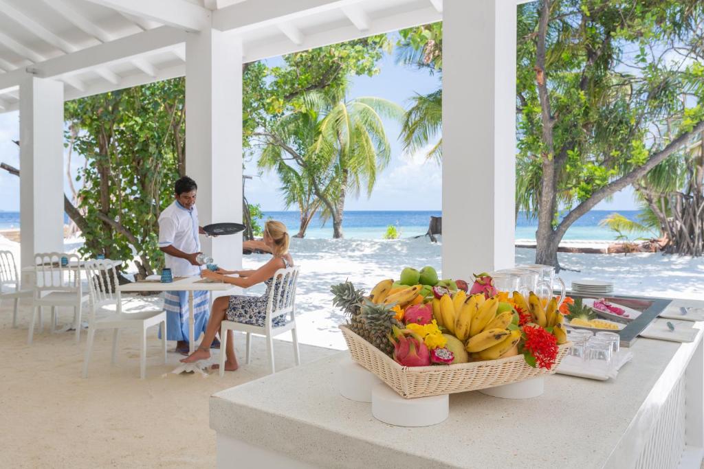Hotel reviews, Sandies Bathala Island Resort