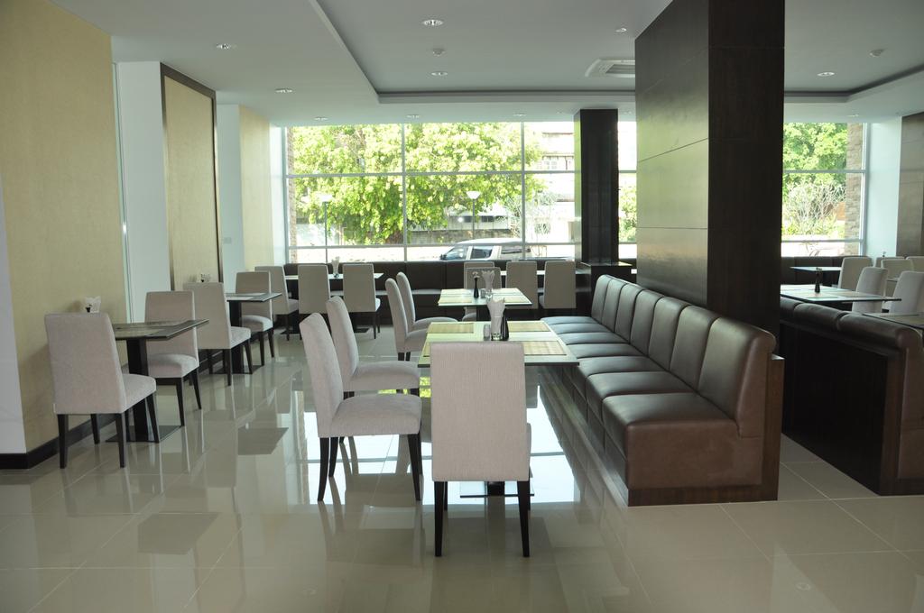 Горящие туры в отель Demeter Residences Suites Бангкок