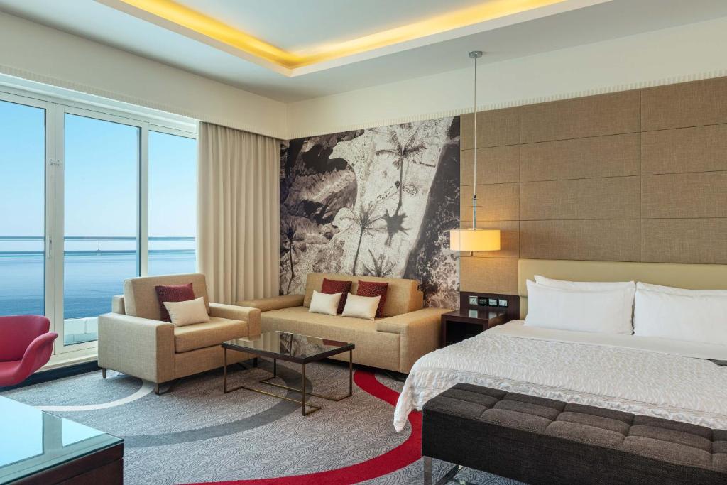 Ціни в готелі Le Meridien Al Aqah Beach Resort