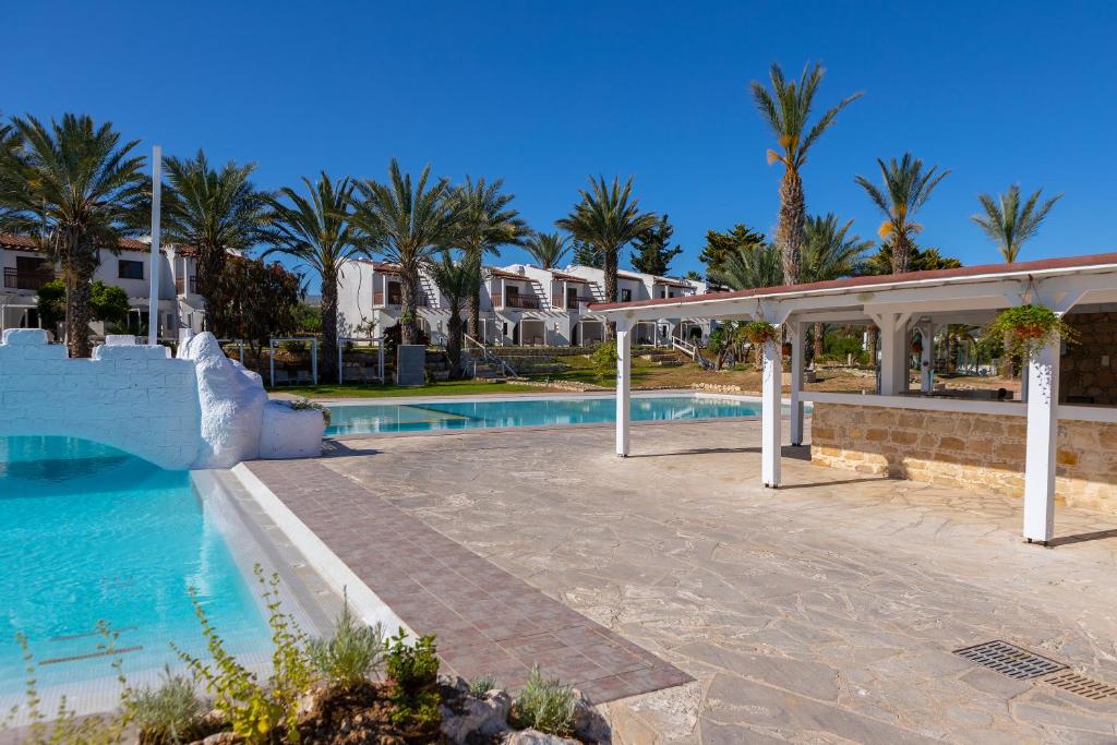 Відпочинок в готелі Latchi Family Resort (ex. Zening Resort Elia Village Latchi) Лачи Кіпр