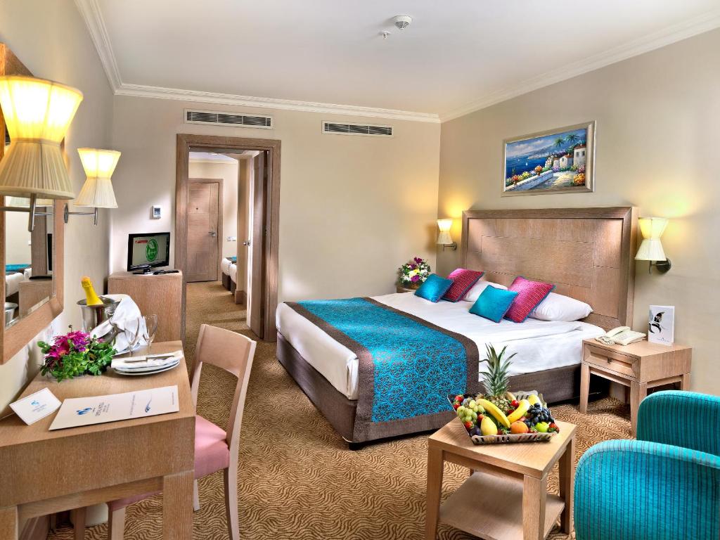 Фото отеля Crystal De Luxe Resort & Spa - All Inclusive