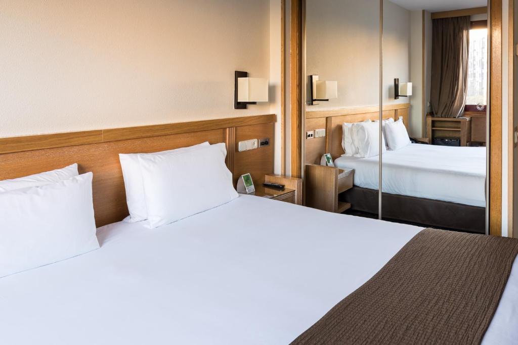 Отель, Мадрид, Испания, Holiday Inn Madrid-Piramides