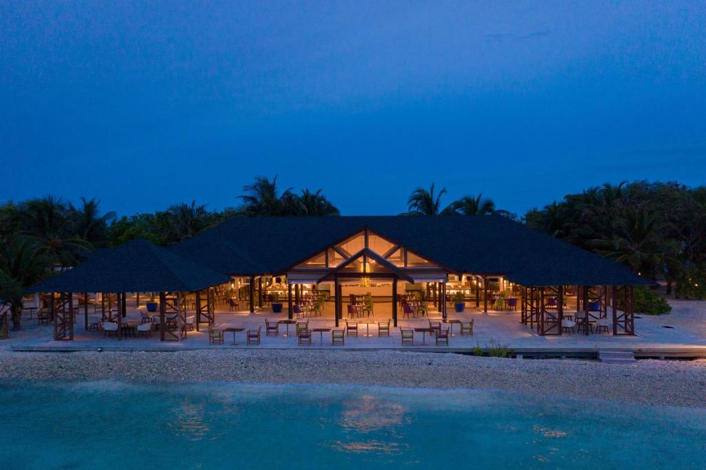 Відпочинок в готелі Cinnamon Dhonveli Maldives Північний Мале Атол Мальдіви
