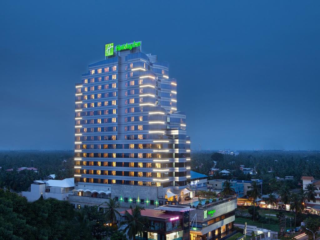 Цены в отеле Holiday Inn Cochin