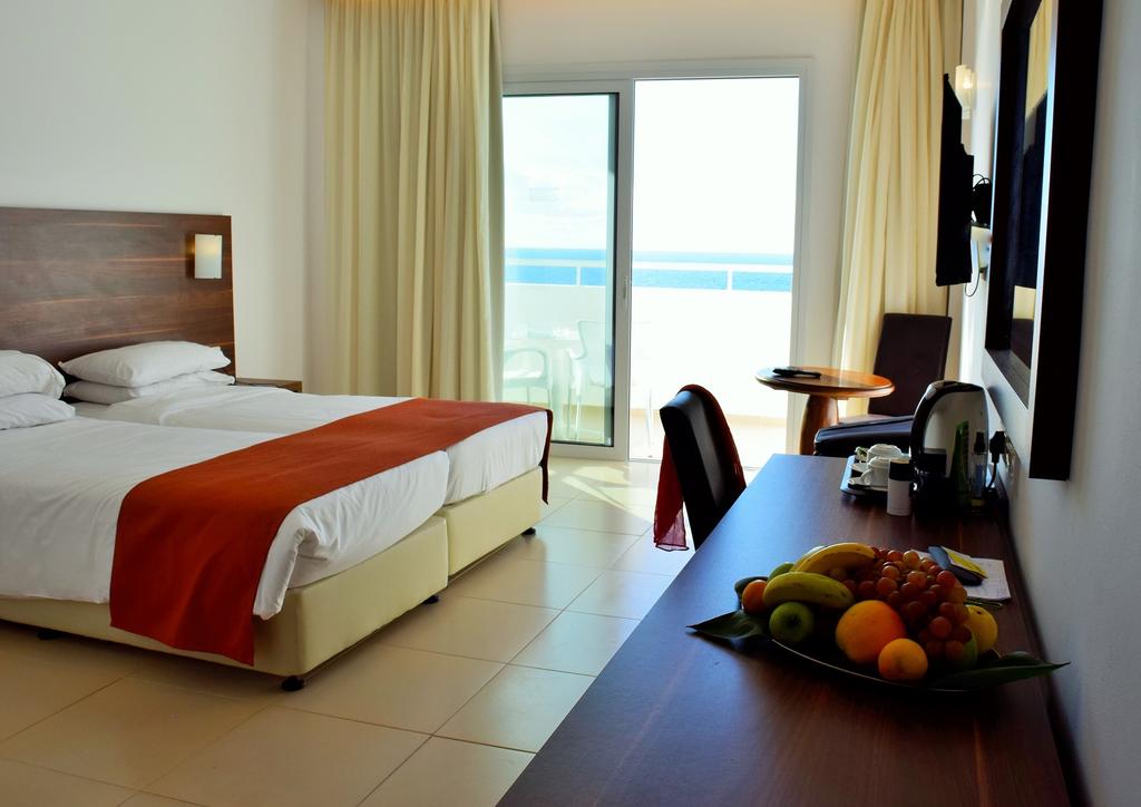 Відпочинок в готелі Theo Sunset Bay Holiday Village Пафос Кіпр