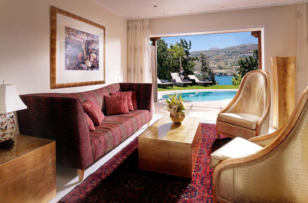 Odpoczynek w hotelu Out Of The Blue Resort & Spa Heraklion Grecja