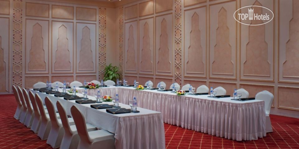 Ціни в готелі Crowne Plaza Resort Salalah