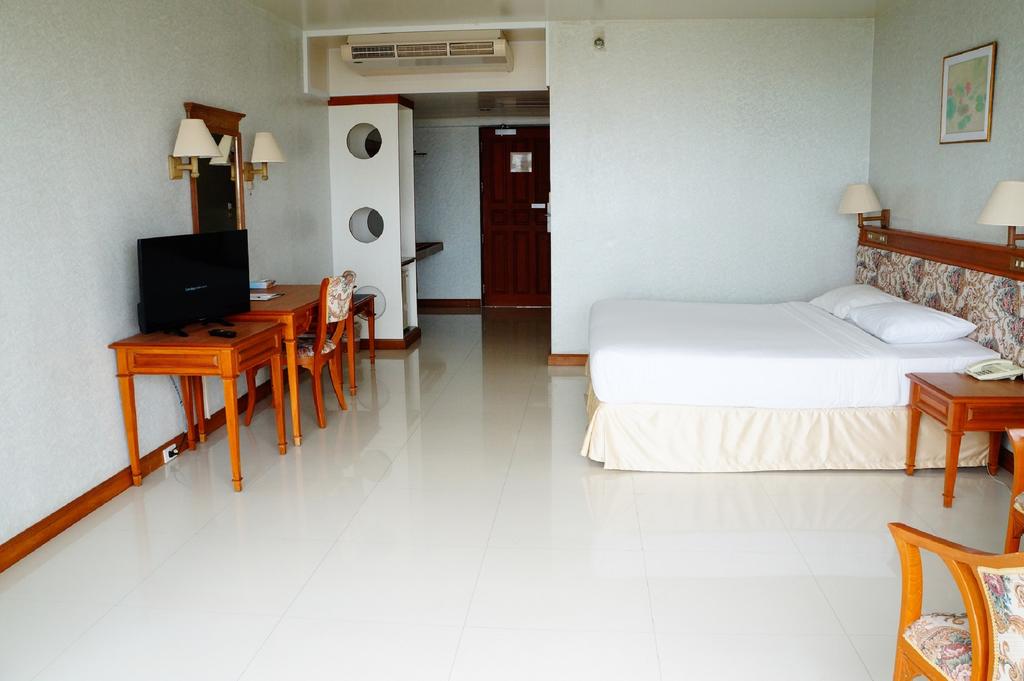 Цены в отеле Pattaya Park Beach Resort