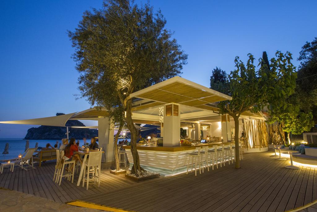 Готель, 4, Akrotiri Beach Hotel