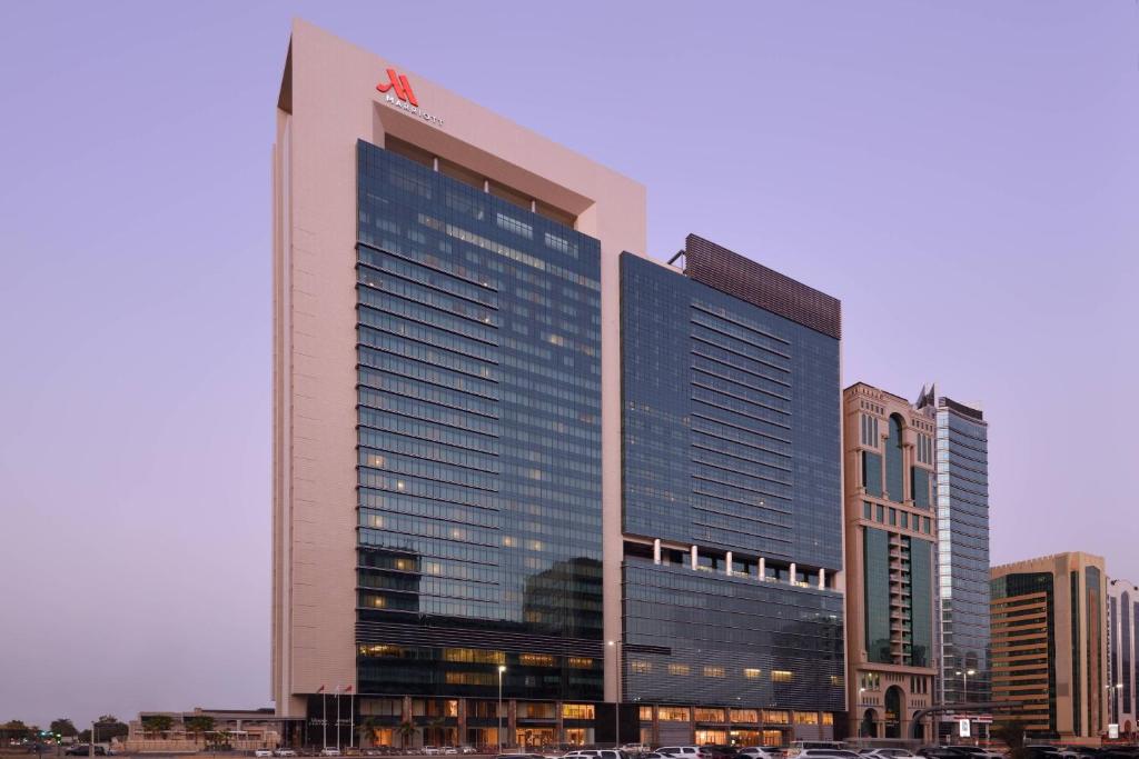 Marriott Executive Apartments Downtown Abu Dhabi, ОАЭ, Абу-Даби, туры, фото и отзывы