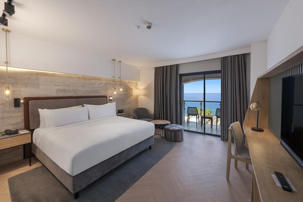 Отдых в отеле Doubletree by Hilton Antalya Kemer