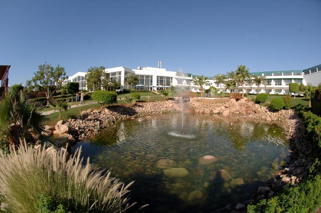 Відпочинок в готелі Safir Sharm Waterfalls Resort (ex. Hilton Sharm Waterfalls)