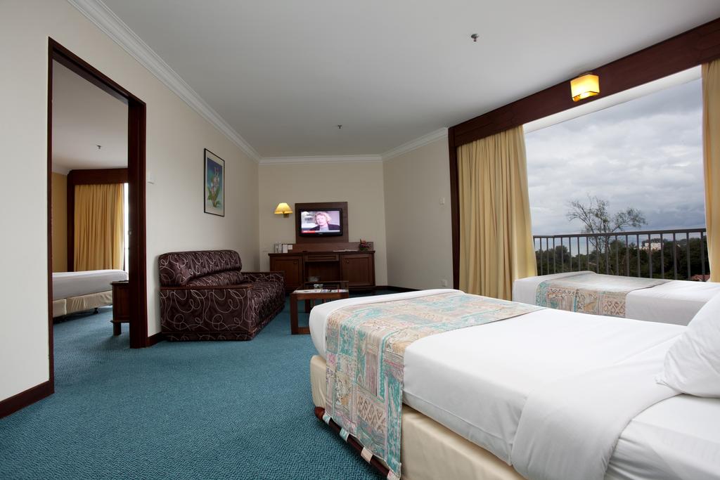 Горящие туры в отель The Bayview Beach Resort Пинанг