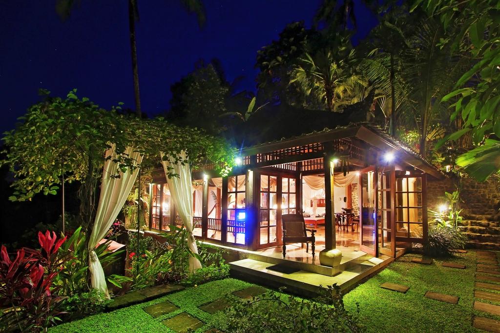 Відпочинок в готелі The Mahogany Villa Балі (курорт)