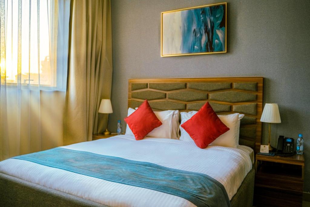 Luxe Grand Hotel Apartments ОАЭ цены