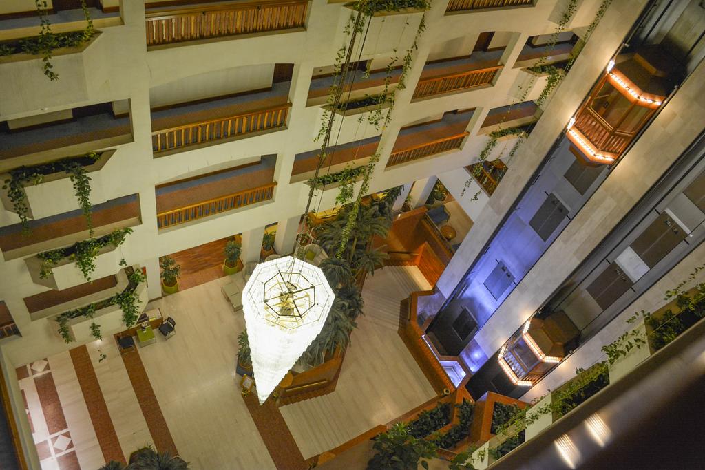 Отель, St. Raphael Hotel