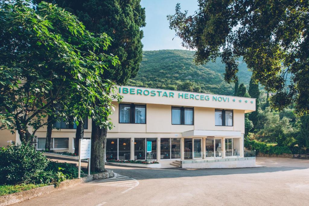 Отдых в отеле Iberostar Herceg Novi (ex. Club Riviera) Герцег-Нови Черногория
