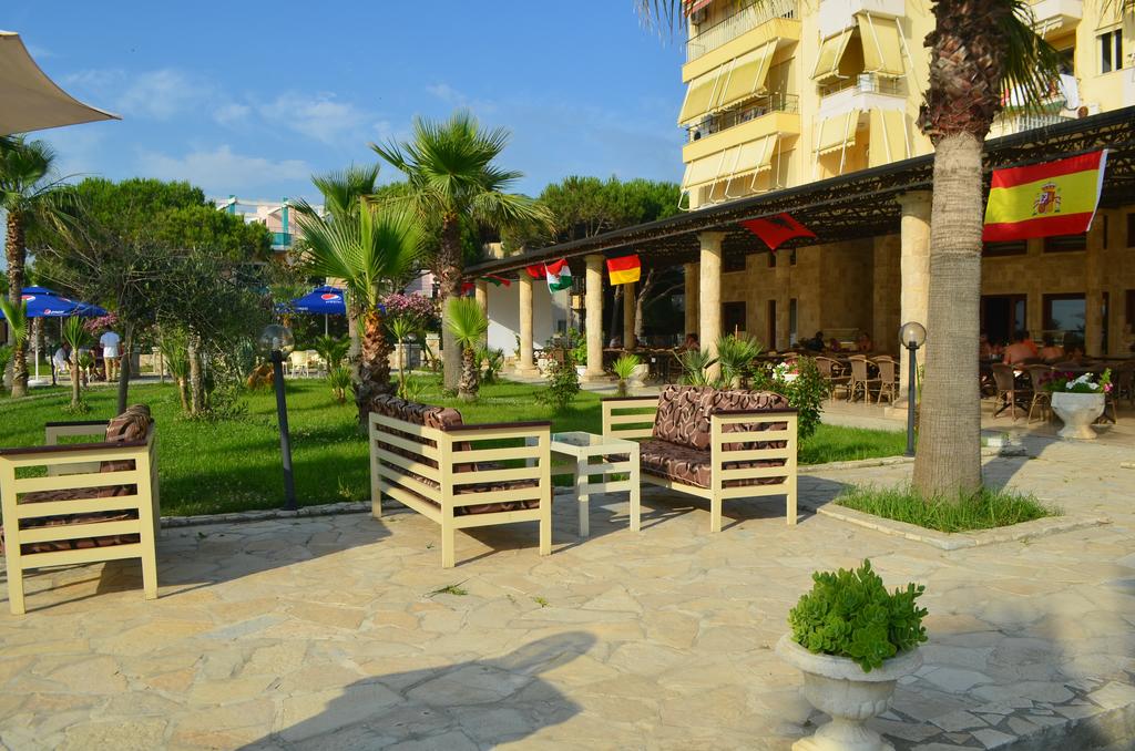 Відпочинок в готелі Hotel Royal Park Дуррес Албанія