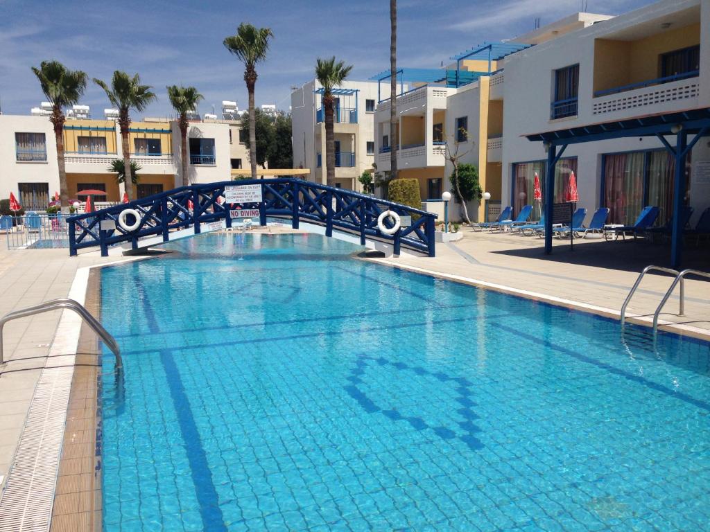 Kefalonitis Hotel Apartments, Пафос, Кипр, фотографии туров