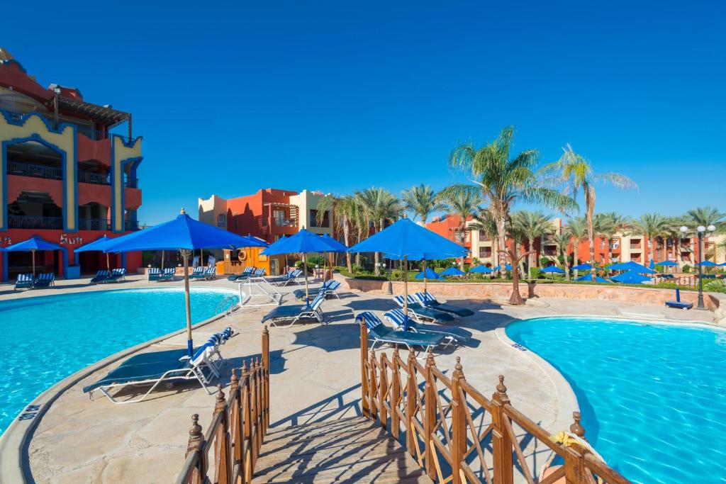 Відпочинок в готелі Aurora Bay Beach Resort Марса Алам
