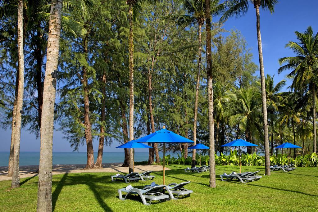 Цены в отеле Outrigger Khao Lak Beach Resort (ex. Manathai Khao Lak)
