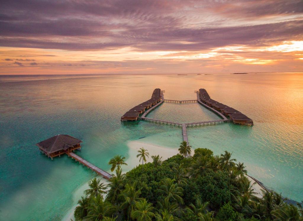 Туры в отель Medhufushi Island Resort Мииму Атолл Мальдивы