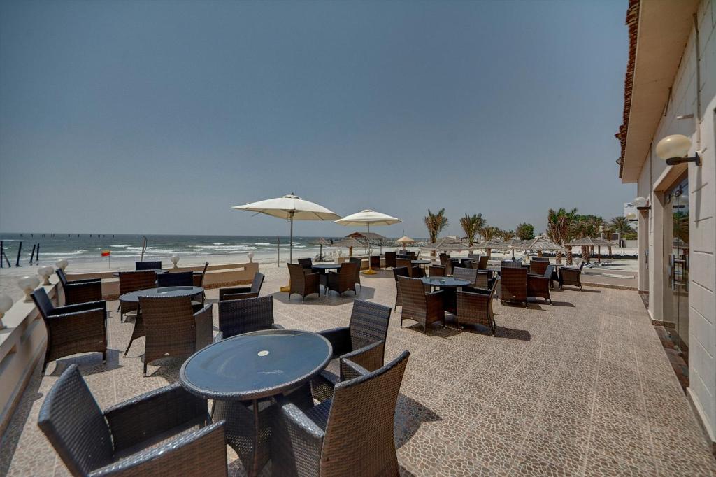 Туры в отель Ajman Beach Hotel Аджман ОАЭ