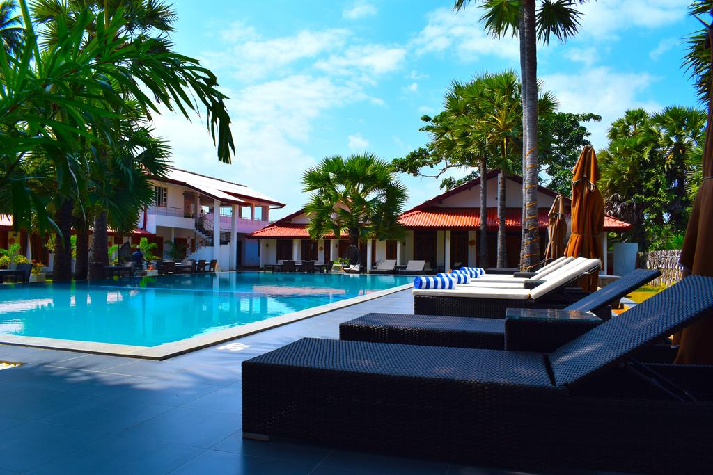 Горящие туры в отель Palm Resort Nilaveli Нилавели