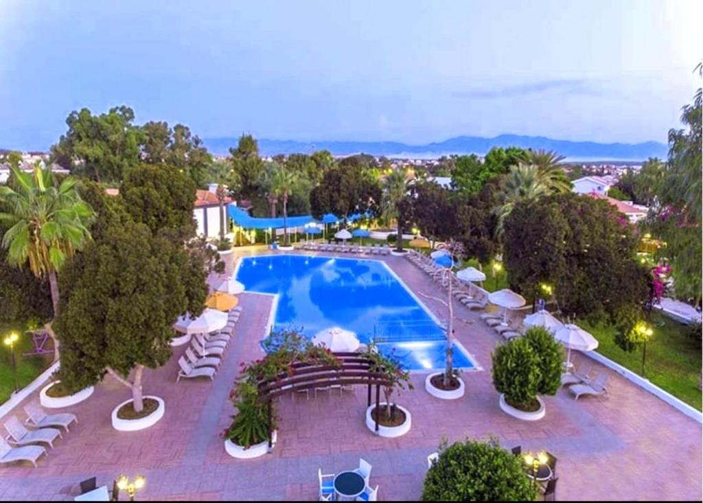Merit Cyprus Gardens Seafront Resort & Beach & Casino, Фамагуста, фотографії турів