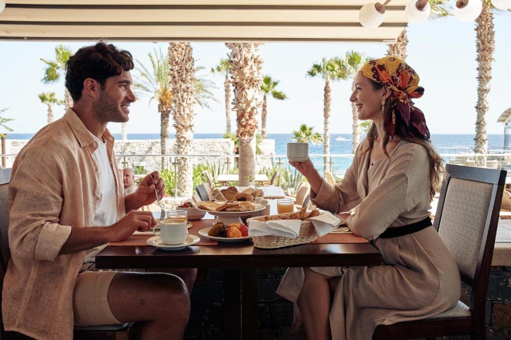 Ikaros Beach Luxury Resort & Spa, odżywianie