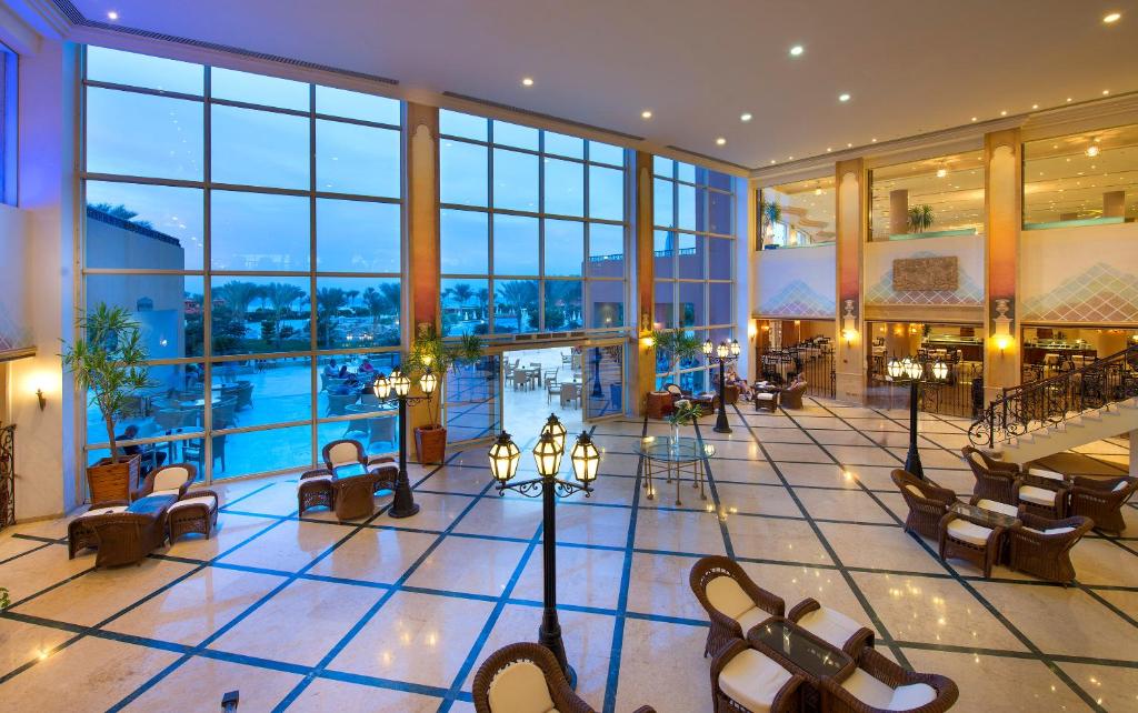 Тури в готель Amwaj Oyoun Hotel & Resort Шарм-ель-Шейх