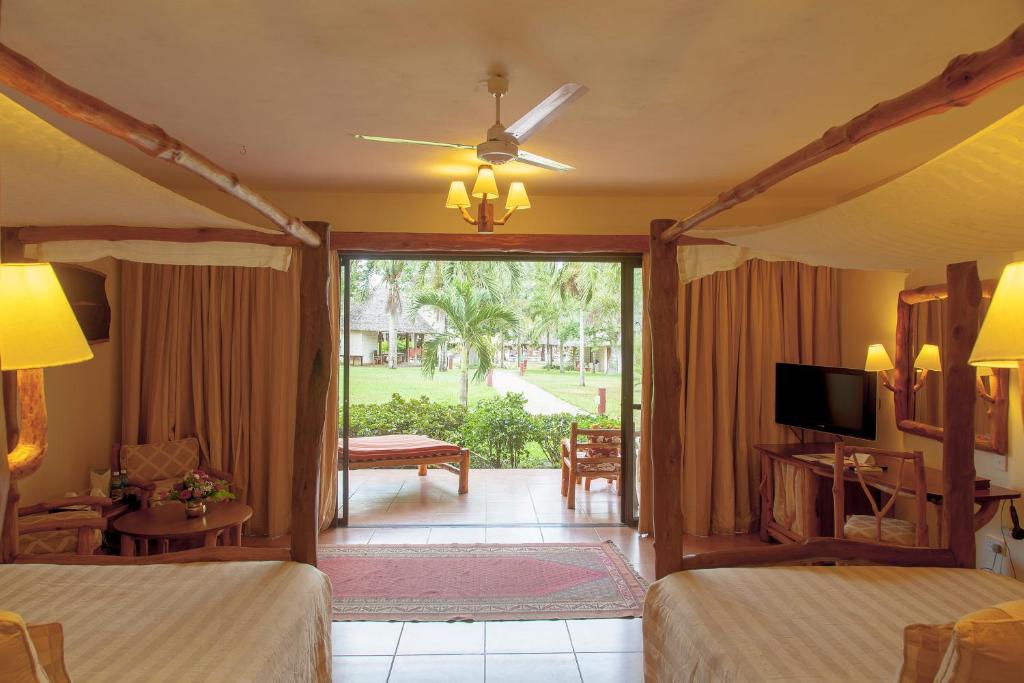 Отель, Baobab Beach Resort