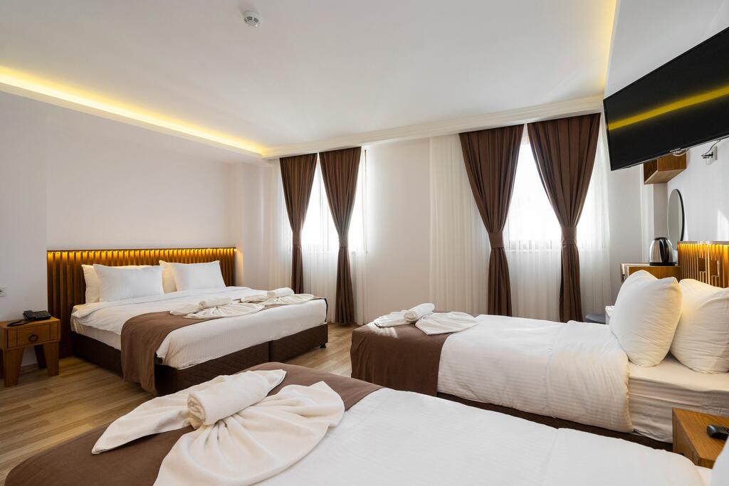 Готель, Castillo Rojo Hotel Istanbul