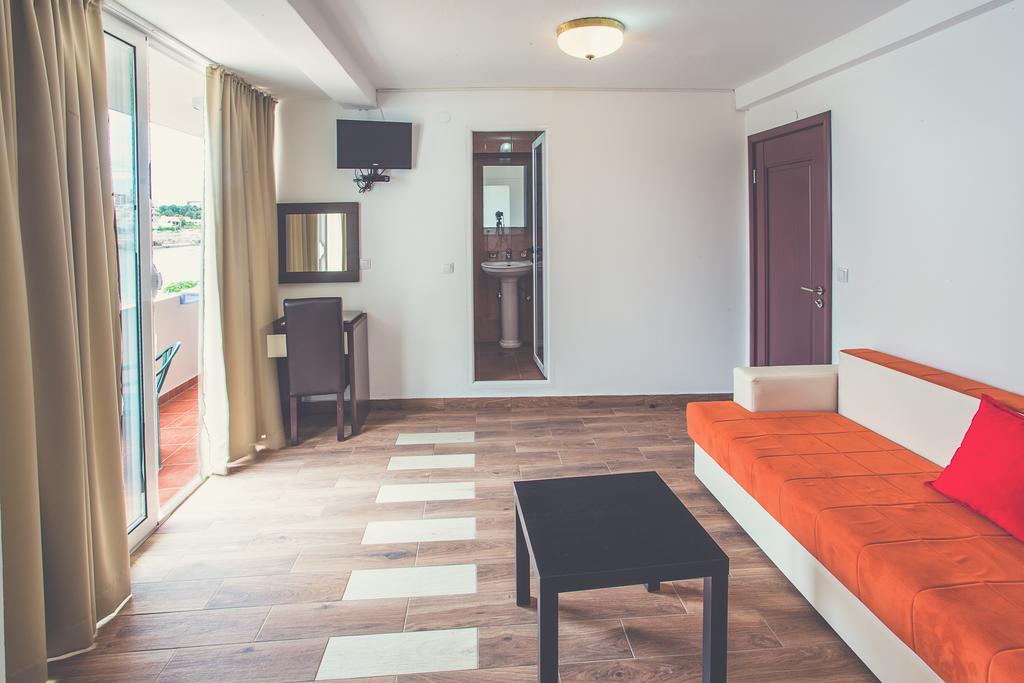 Hotel, Montenegro,  Dobra Voda, Villa David