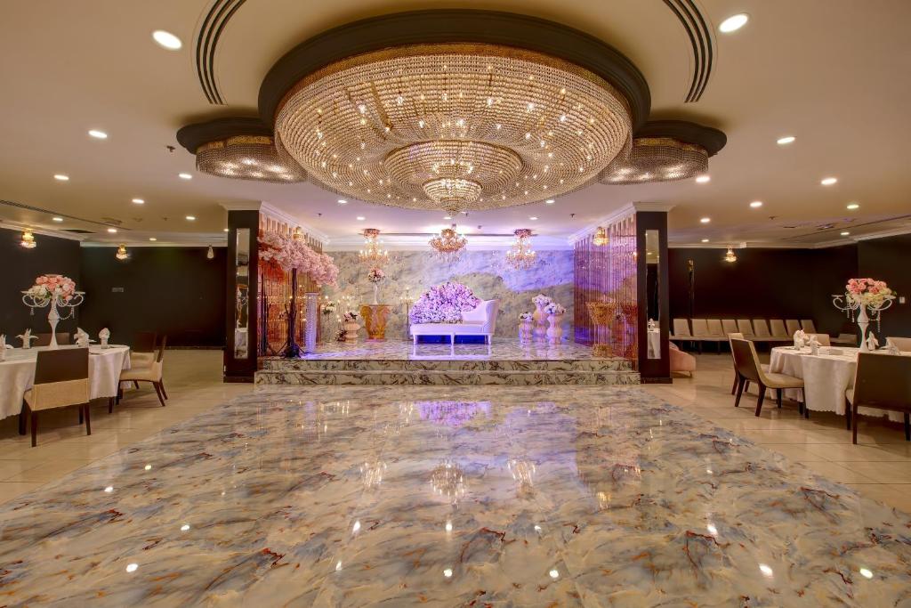 Туры в отель Al Bustan Tower Hotel Suites Шарджа ОАЭ