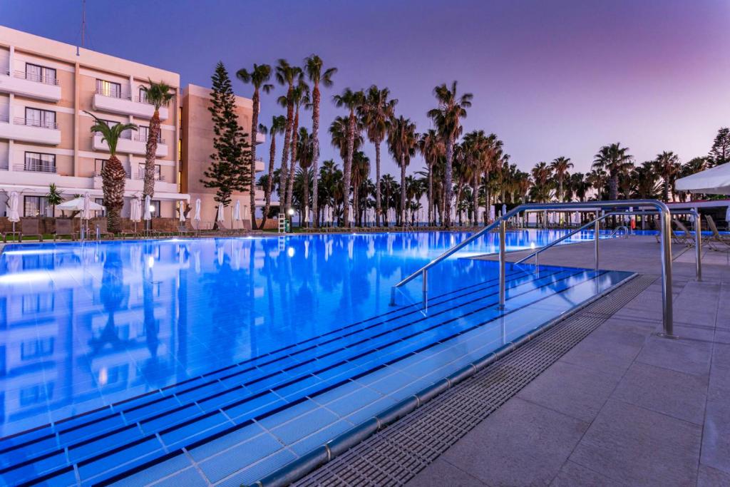 Туры в отель Louis Phaethon Beach Hotel Пафос Кипр