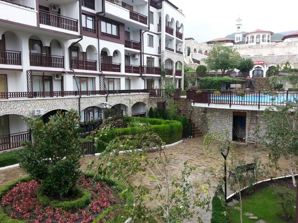 Гарячі тури в готель Dinevi Resort Premium First Line Светі-Влас Болгарія