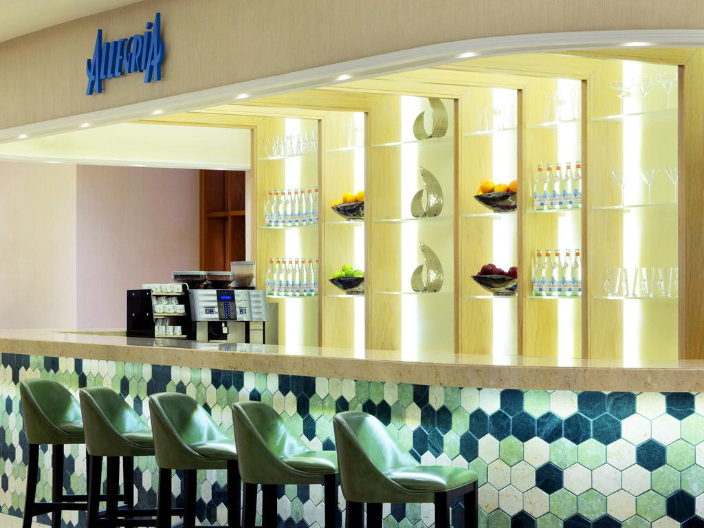 Отзывы гостей отеля Sheraton Grand Doha Resort & Convention Hotel