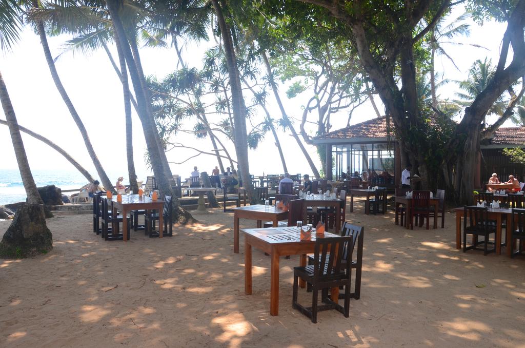 Туры в отель Sri Gemunu Beach Resort Унаватуна Шри-Ланка