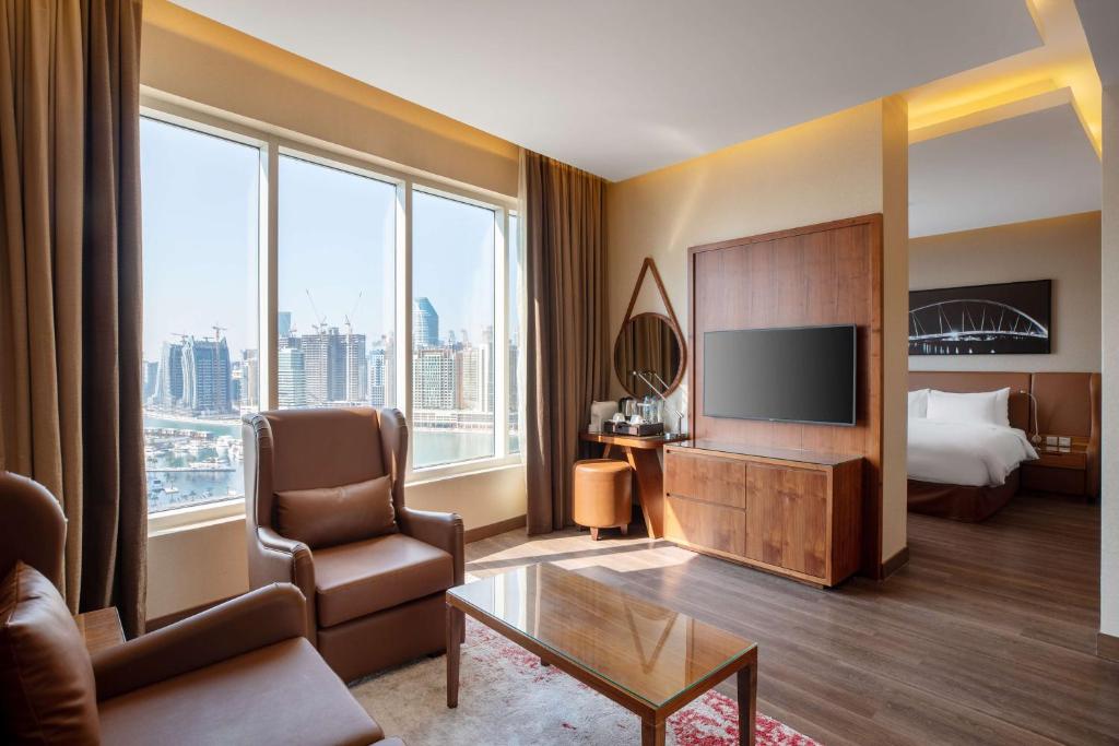 Горящие туры в отель Radisson Blu Hotel, Dubai Canal View