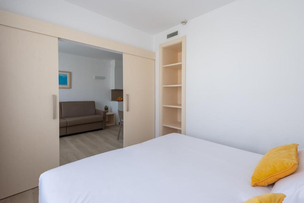 Горящие туры в отель Atenea Park Suites Apartments Коста-Дорада Испания