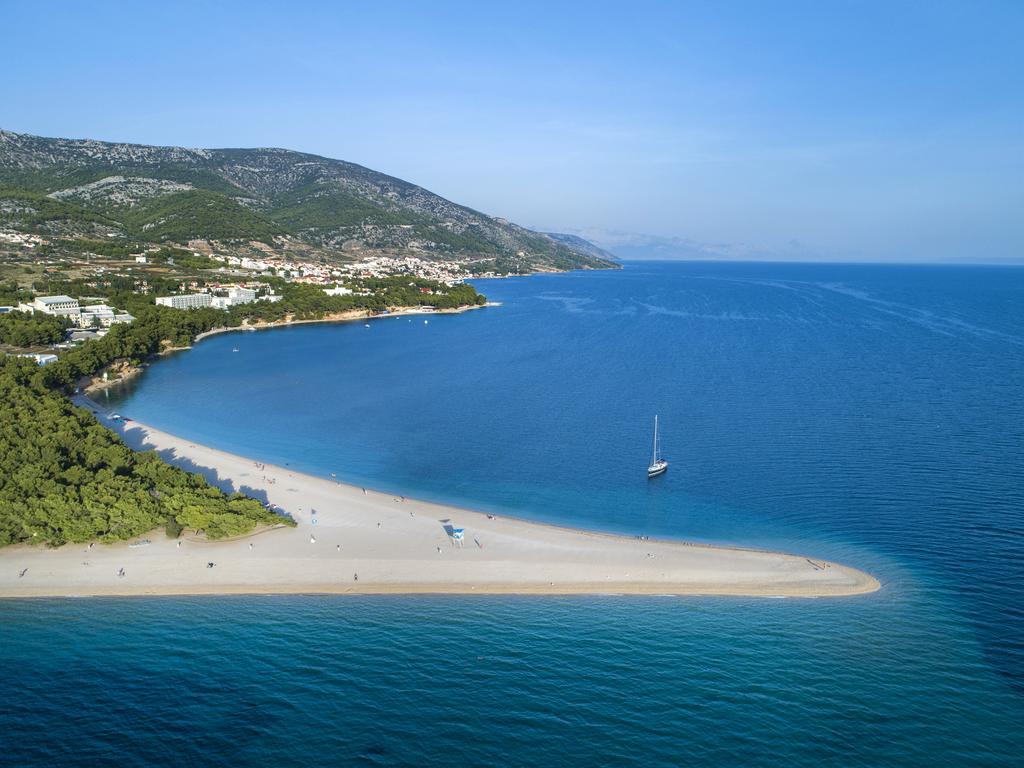 Гарячі тури в готель Elaphusa Брач (острів) Хорватія