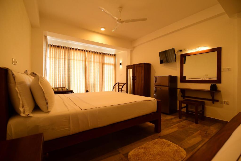Відпочинок в готелі Chaaya Inn Hotel Хіккадува Шрі-Ланка
