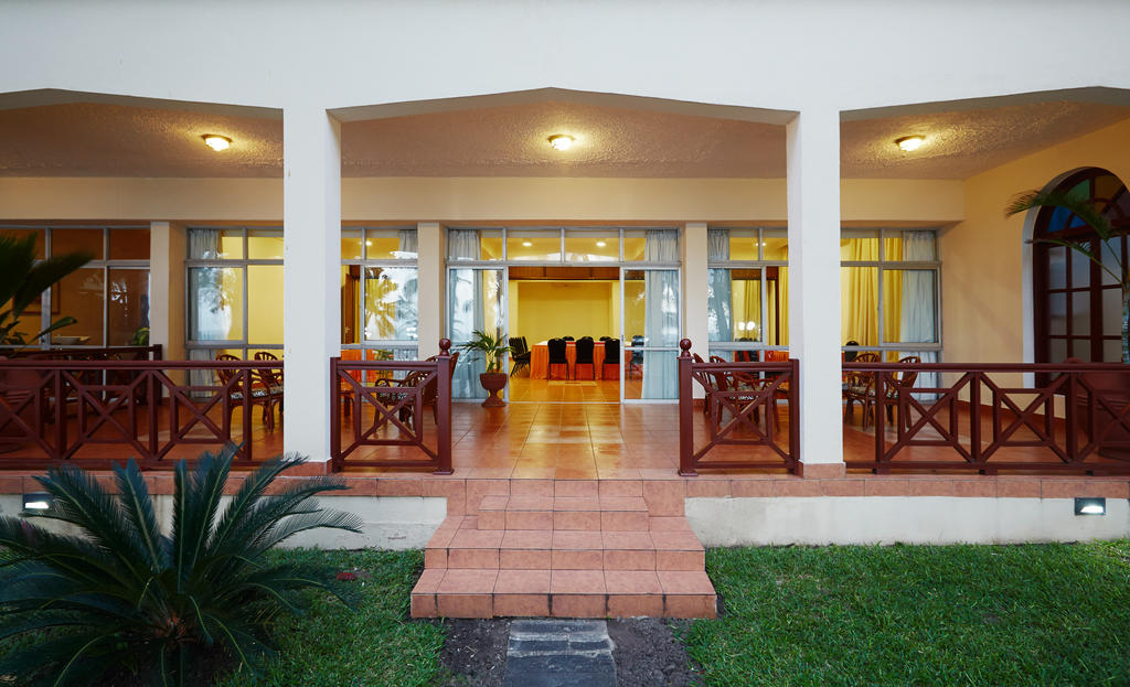 Горящие туры в отель Neptune Beach Resort Момбаса Кения